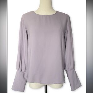 Lulu's light Gray Blouse